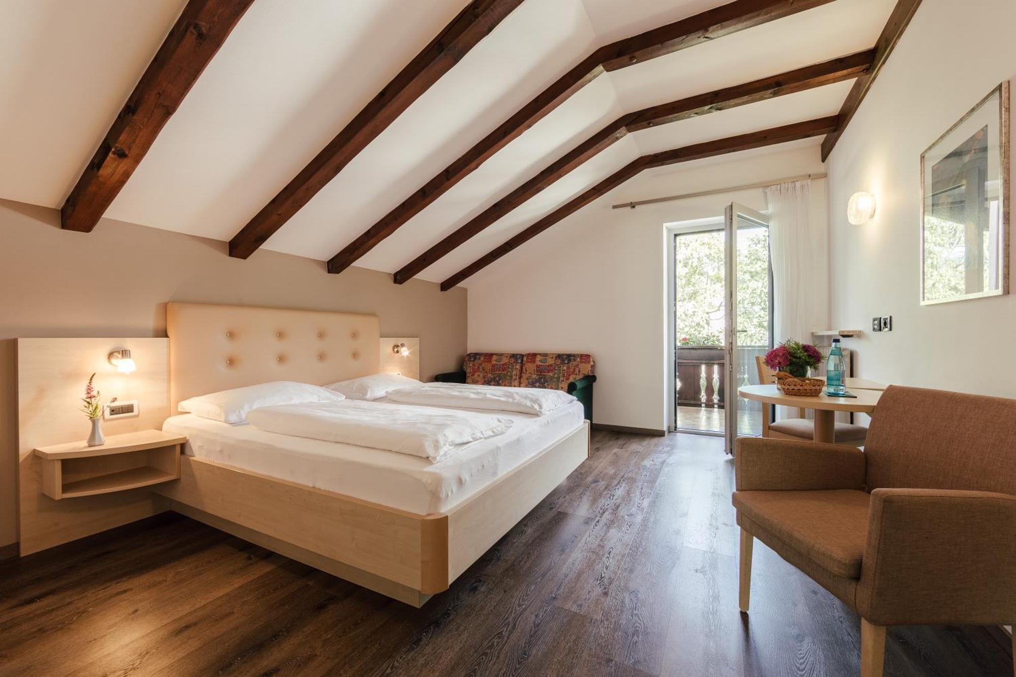 Hotel Garni Sirmian Merano Room photo